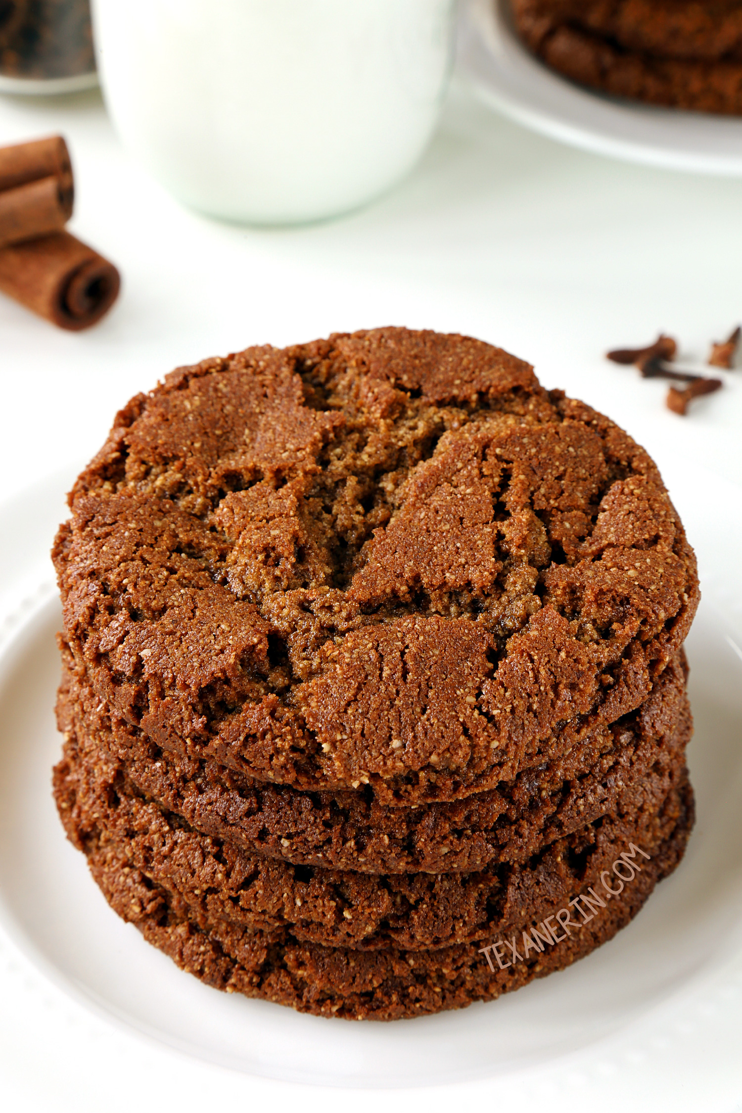 Foolproof Vegan Paleo Gingerbread: Naturally Sweetened Recipe